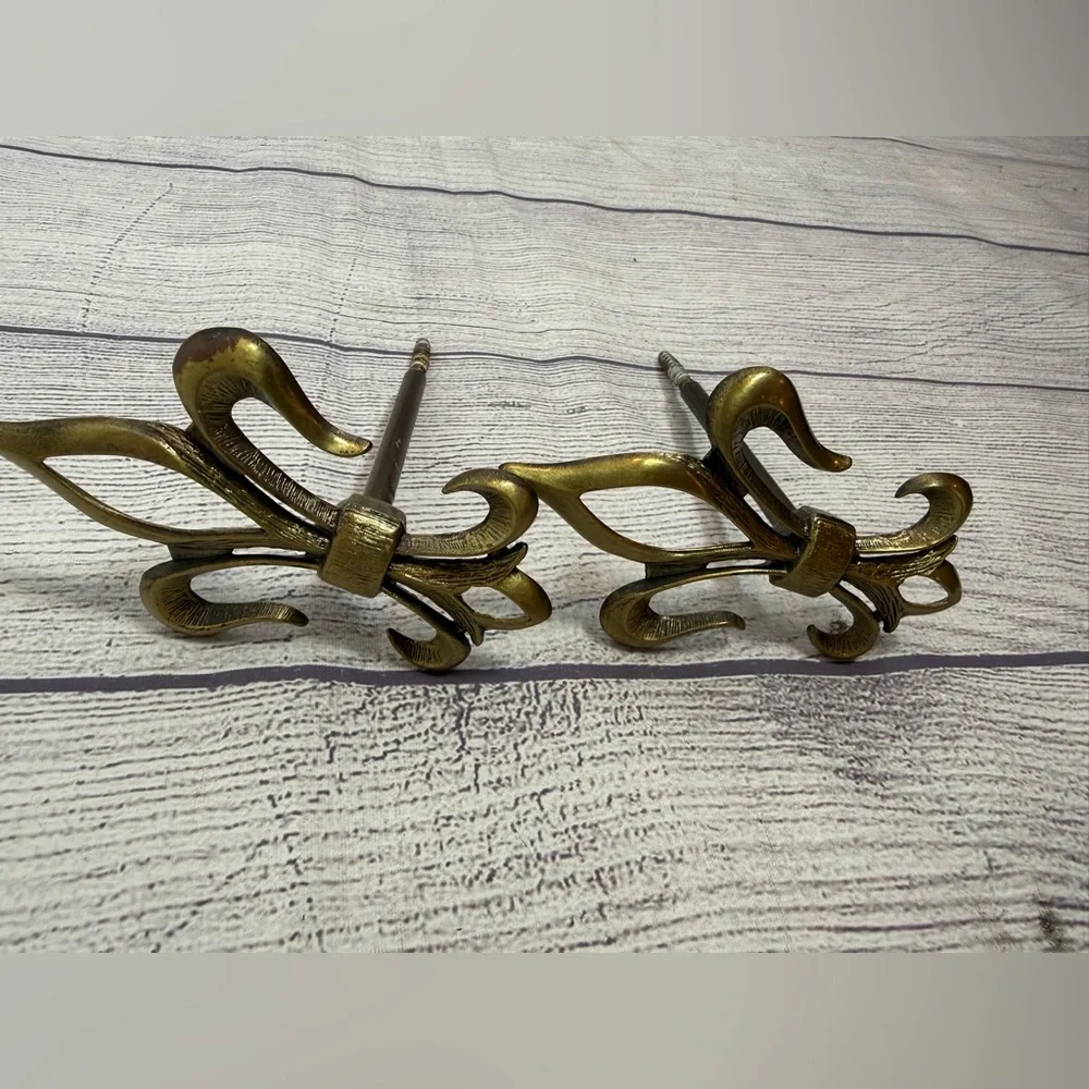 Vintage Brass Fleur-de-Lis Drawer Pulls Set of 4 Ornate Cabinet Hardware